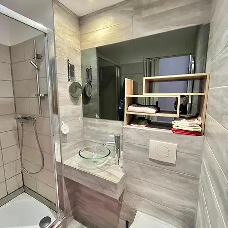 Climatise Avec Parking Pres Des Plages - Fr-1-716-85 Apartment *